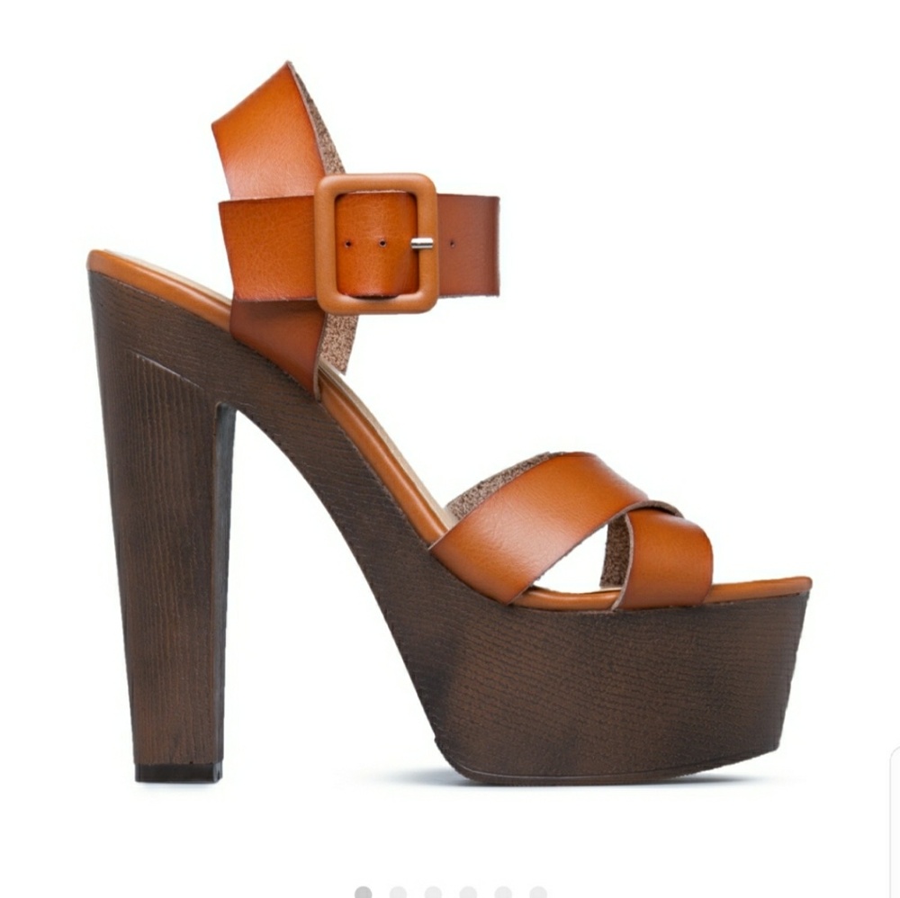 Shoe Dazzle Cherissa platform heels size 8.5